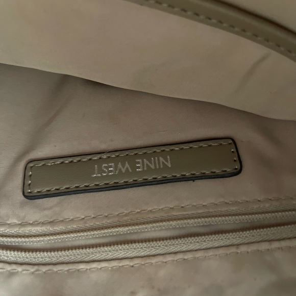 Elegant Nine West Taupe Crossbody in Signature NW LOGO Like New! - Picture 7 of 14